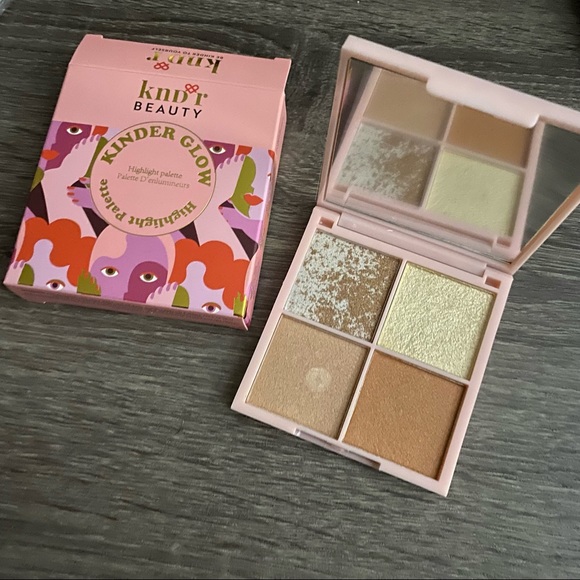 NWT Kinder Glow Highlight Palette Highlighter 4 Shades - Picture 3 of 10